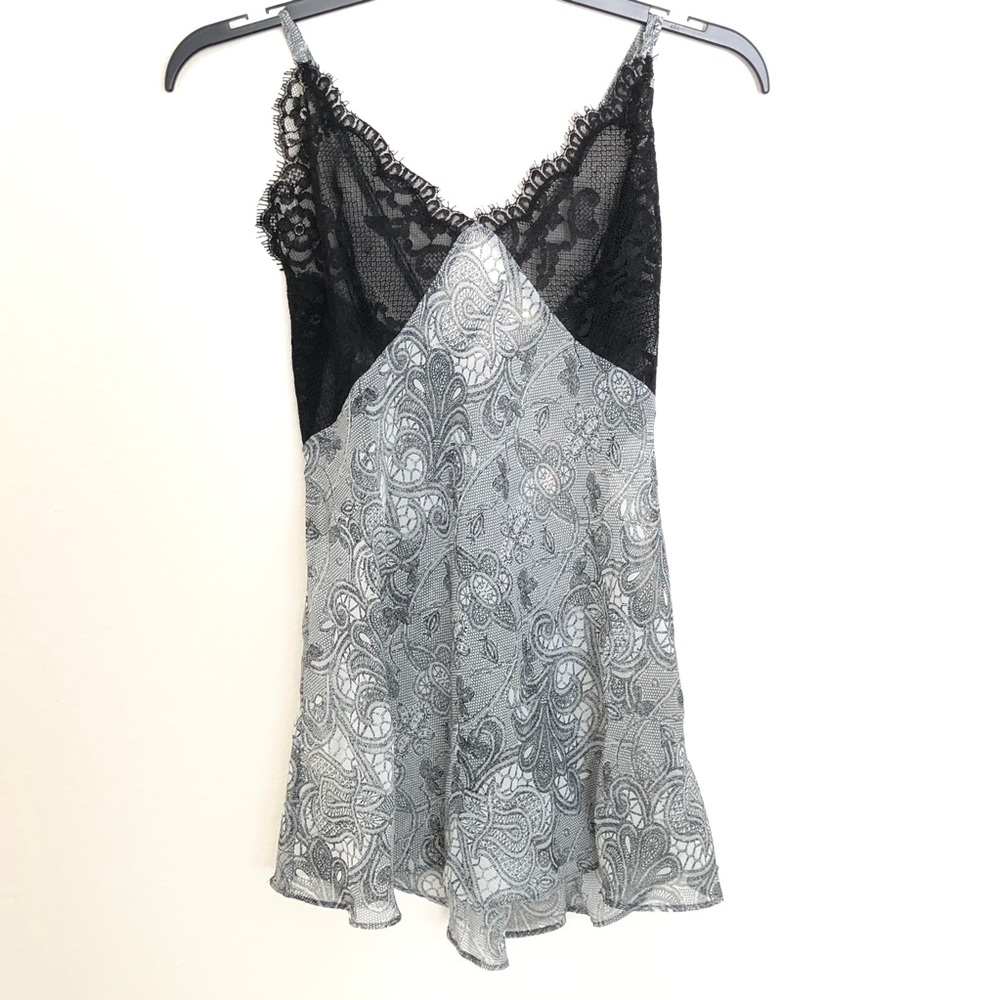 Victoria’s Secret Intimate Lingerie Collection M Lace Slip